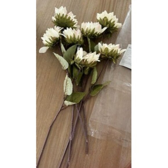 New 7PCS White Sunflowers Artificial Flowers, Fake Silk Sunflower - Picture 2 of 2